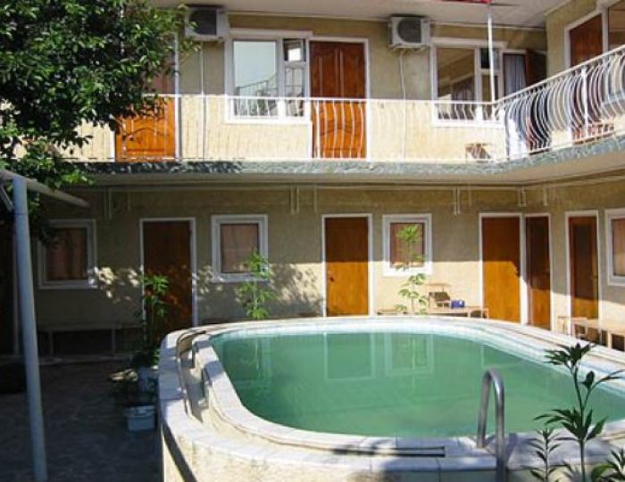 Бассейн - Отель «Испанский Дворик»