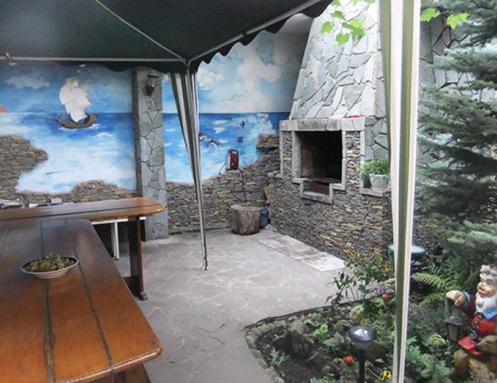 Зона отдыха у камина - Отель «Испанский Дворик»