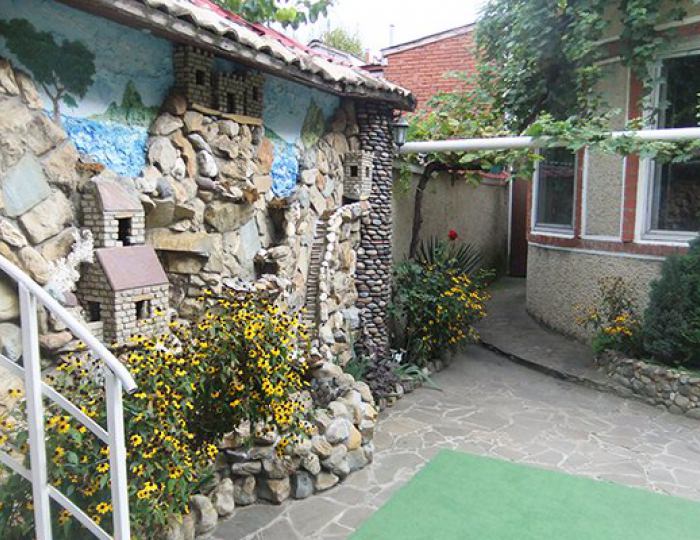 Территория - Отель «Испанский Дворик»